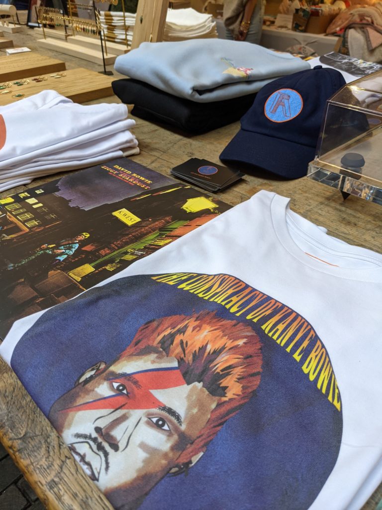 Bande de créateurs Juin 2021 Face A T-Shirt